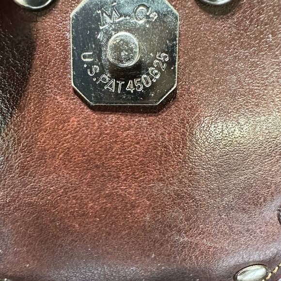 MC MARC CHANTAL TOOLED EMBOSSED LEATHER MULTICOLORED SHOULDER BAG - Picture 3 of 8